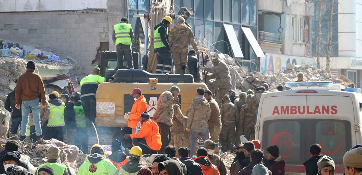 Adıyaman’da uzman çavuş ve eşi 128 saat sonra kurtarıldı: 3 çocuğunun cansız bedenine ulaşıldı