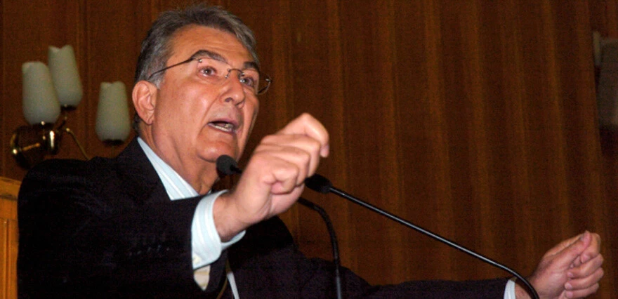 Son dakika! CHP eski Genel Başkanı Deniz Baykal hayatını kaybetti