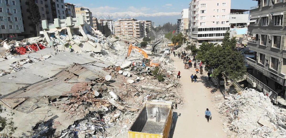 Deprem mühendisliği profesörü Rossetto'dan çarpıcı deprem yorumu: Çok nadir görülüyor
