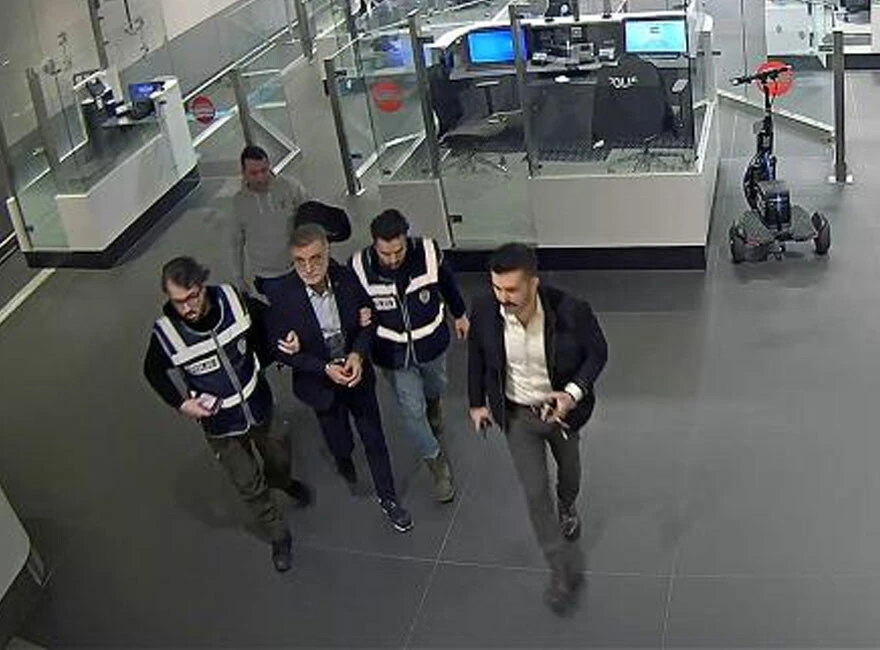 Son dakika! Hatay'daki depremde yıkılan Rönesans Rezidans'ın müteahhidi Mehmet Yaşar Coşkun tutuklandı