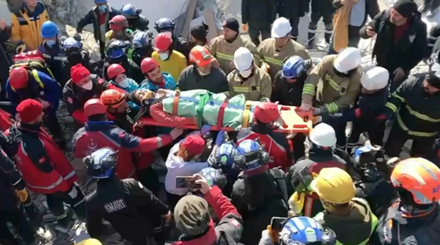 Depremin 6. gününde enkazdan güzel haberler peşpeşe geldi: İşte inanılmaz kurtuluşlar