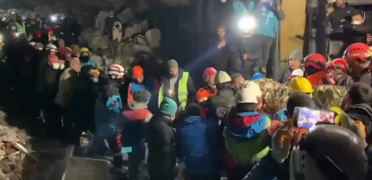 Son dakika! Enkazdan iyi haberler ardı ardına geliyor: Hayata böyle merhaba dediler