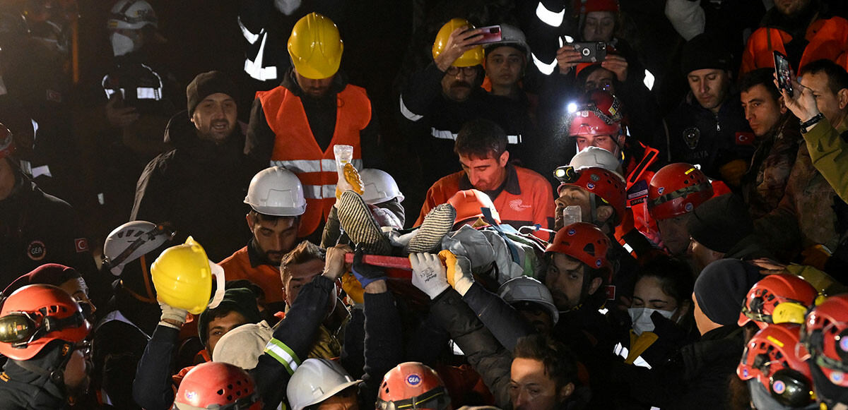 Son dakika! Deprem bölgelerinden umut dolu haberler: Felaketten günler sonra sağ olarak çıkarıldılar