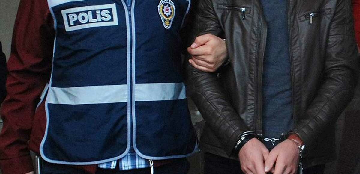 Gaziantep&#039;te yıkılan binada kolon kesen 2 kişi tutuklandı