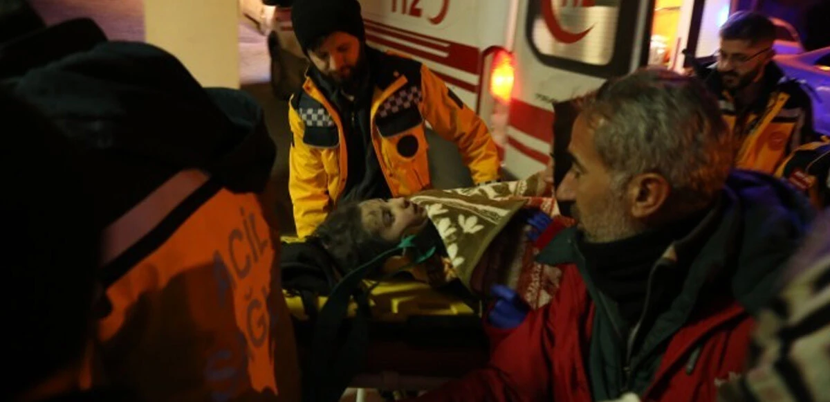 Son dakika! Enkazdan iyi haberler ardı ardına geliyor: Hayata böyle merhaba dediler