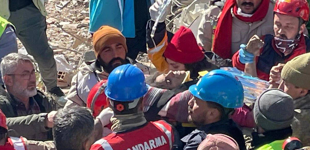 Son dakika! Enkazdan iyi haberler ardı ardına geliyor: Hayata böyle merhaba dediler