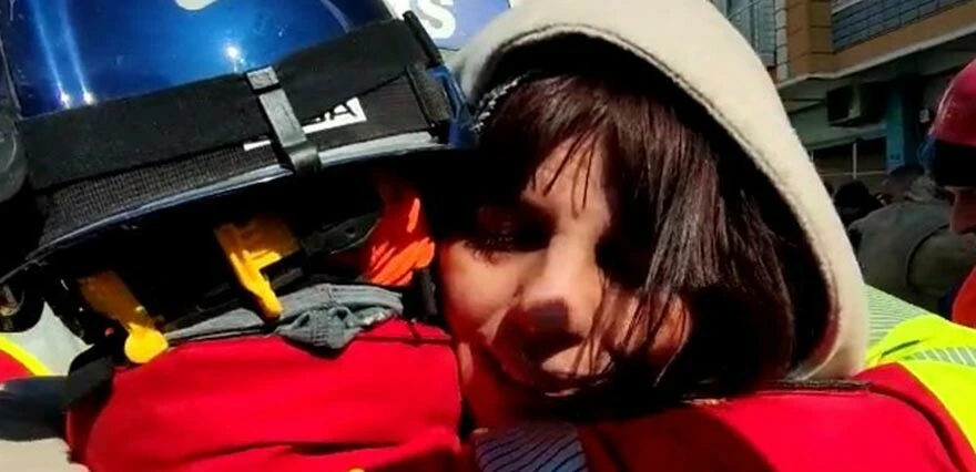 104 saat sonra çöken binadan çıkartılmıştı: Alman ekibin enkazdan çıkardığı ‘Zeynep Hanım’ hayatını kaybetti