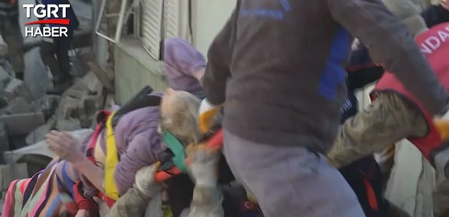 Son dakika! Enkazlardan iyi haberler peş peşe geliyor: Hayata böyle merhaba dediler