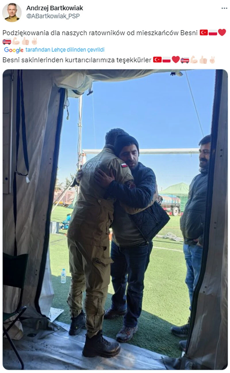 Yürek ısıtan fotoğraf: Depremzede Polonyalı kahramanına sarıldı