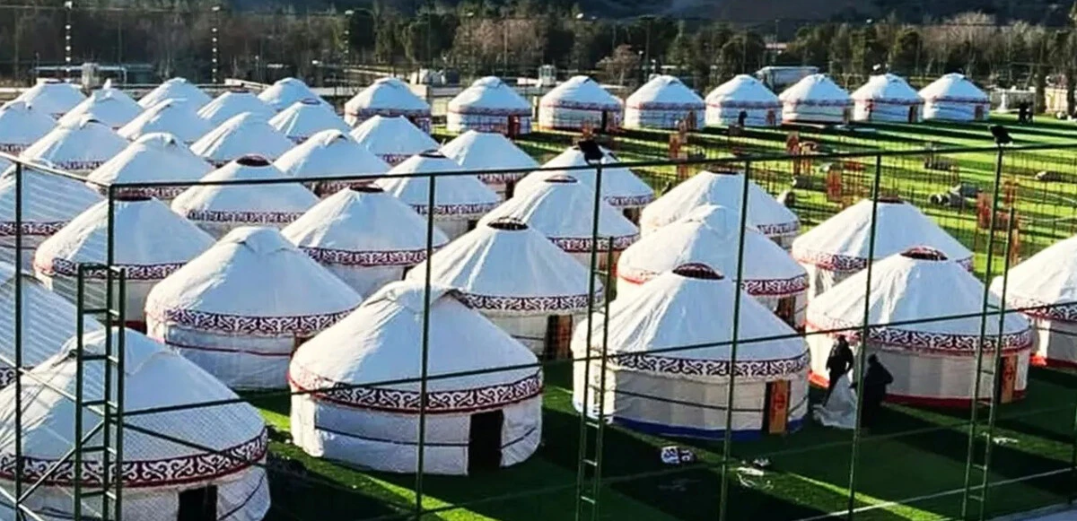Kırgızlar depremzedelere otağ kurdu! Görenler şaşkınlığını gizleyemedi
