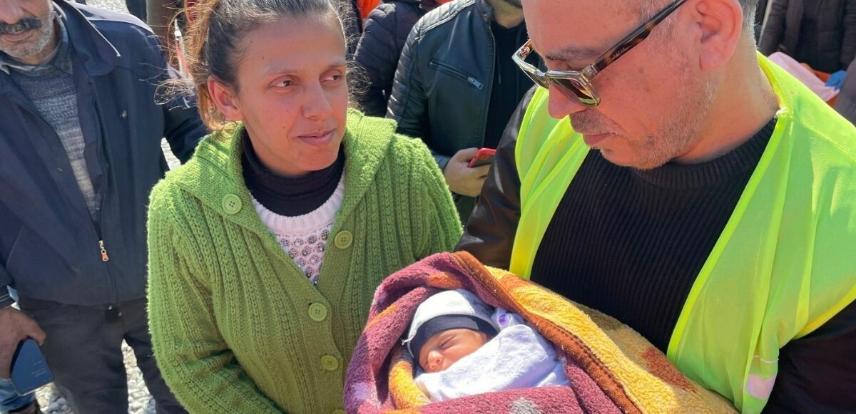 Haluk Levent, enkazdan çıkan 10 günlük bebeğe isim verdi!