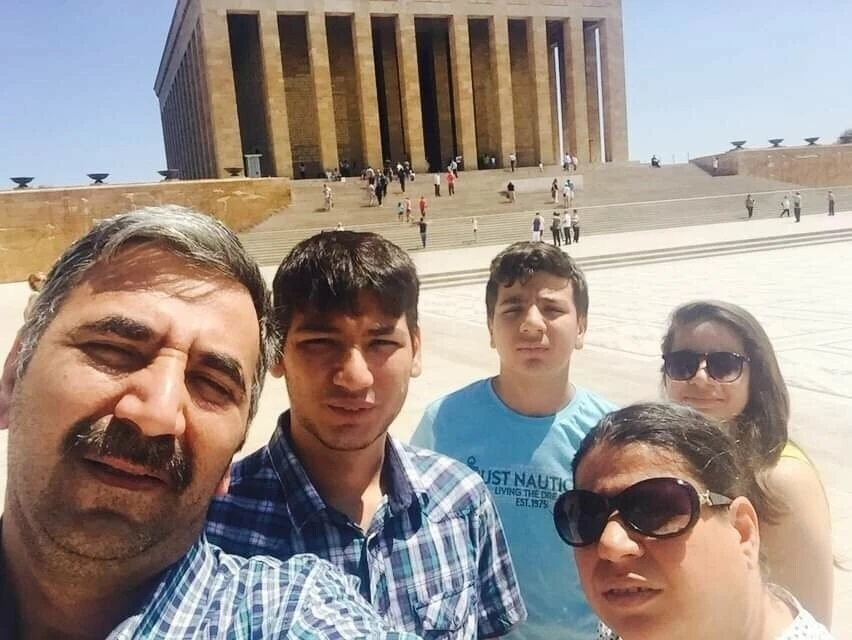 Doktor kardeşlerin yürek burkan hikayesi: 'Kutlu' ailesinden geriye yalnızca fotoğraflar kaldı...