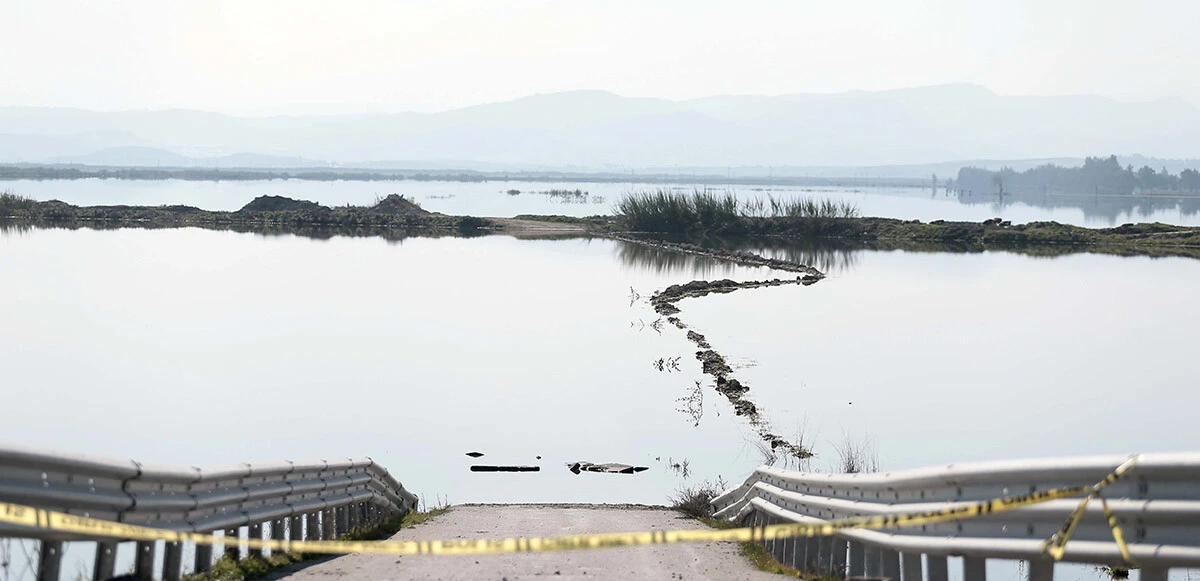 Hatay'ı önce deprem vurdu sonra su bastı