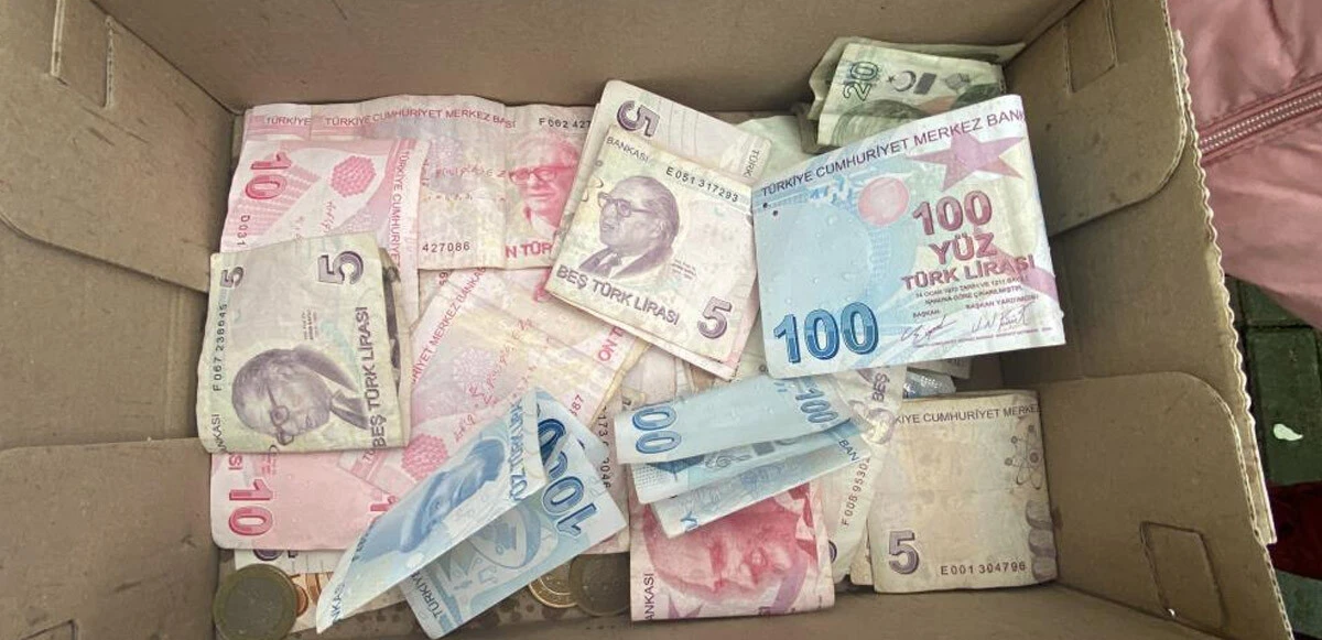 Kendileri küçük yürekleri büyük: Para kazanıp depremzedelere gönderiyorlar