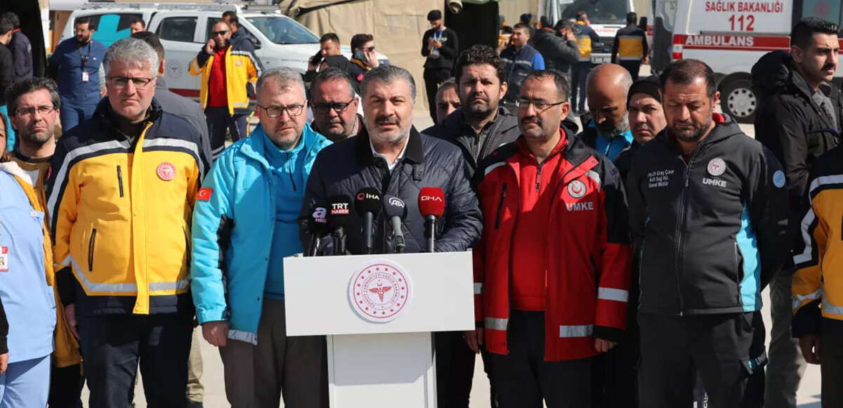 Bakan Koca deprem bölgesinde duyurdu: Salgın riski kontrol altında