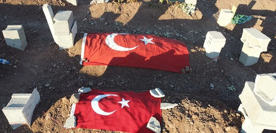 Depremin en acı görüntüsü… Mezarlıklarda yürek yakan feryatlar, geride ise yarım hikayeler kaldı