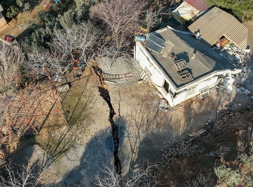 Dünya'nın şekli değişti: Deprem sonrası yeryüzü zıt yönde 7 metre hareket etti