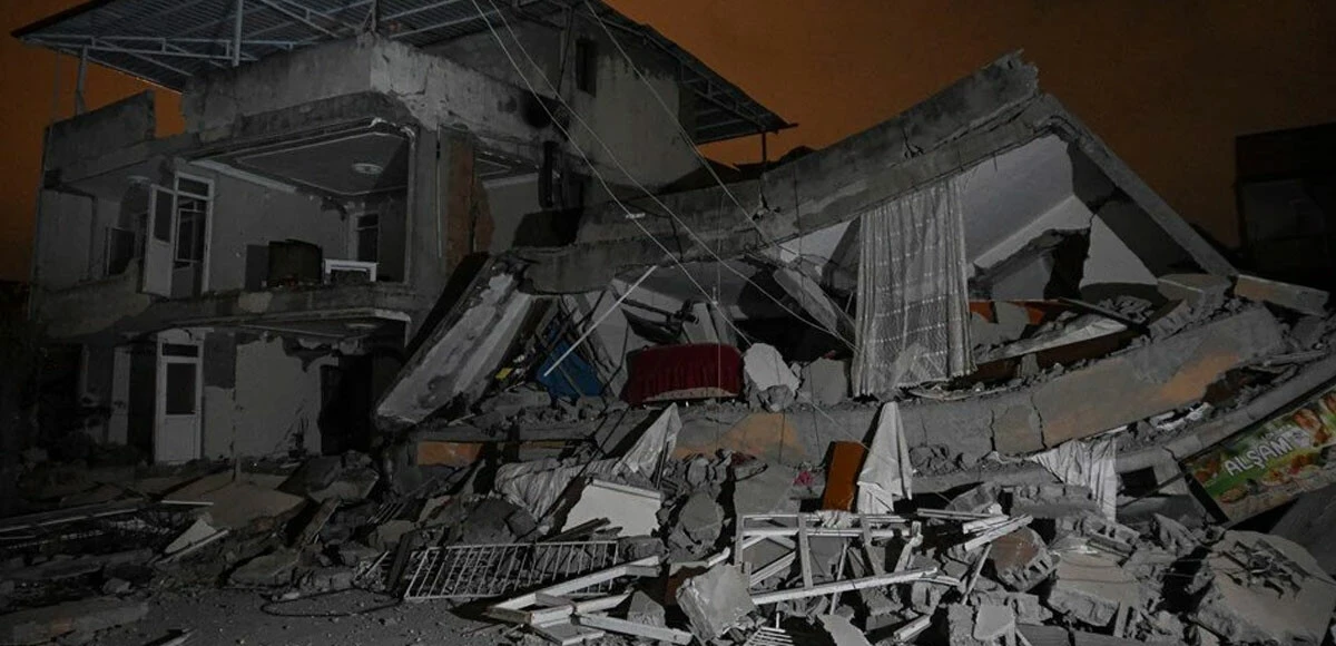 Son dakika! Hatay'daki peş peşe depremlerin ardından enkaz altında kalanlar var! Arama kurtarma çalışmaları devam ediyor