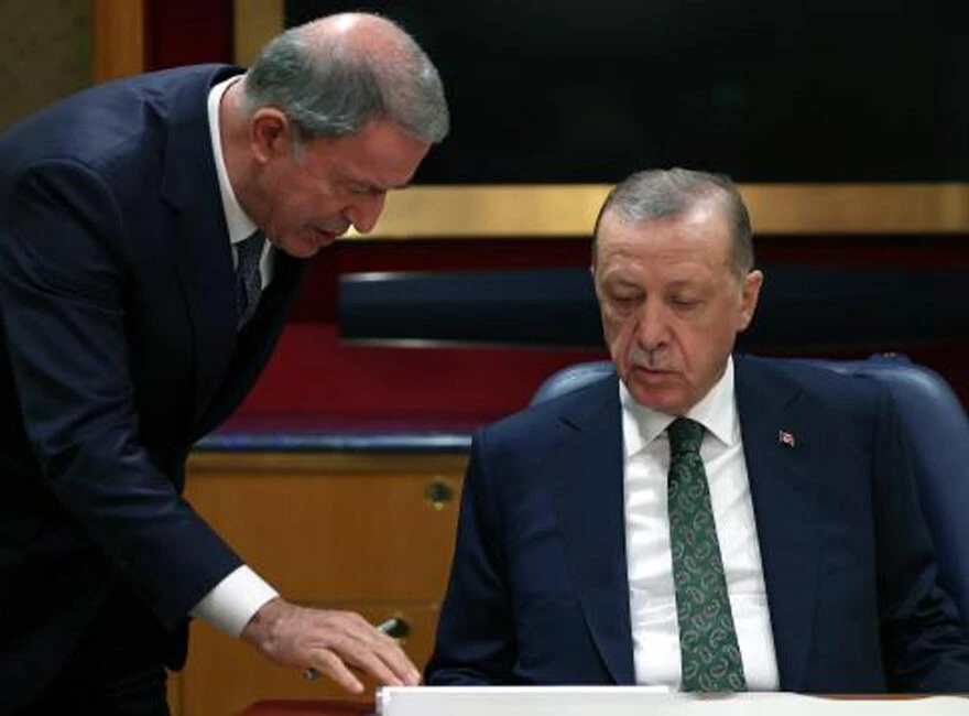 Son dakika! Bakan Akar'dan 'asker kışladan geç çıktı' iddialarına cevap: TSK ilk andan itibaren seferber oldu