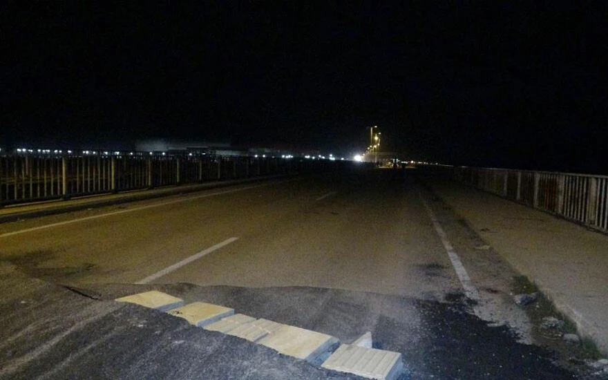 Son dakika! Hatay'daki deprem sonrası korkutan görüntü: Köprü çöktü, yoldan ayrıldı