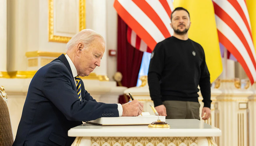 Son dakika! Biden'dan Kiev’e sürpriz ziyaret: Zelenskiy'le görüştü Rusya'ya meydan okudu