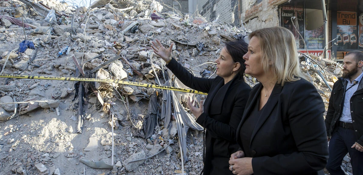 Alman bakanlar deprem bölgesinde: Felaketin boyutu kelimelerle ifade edilemez