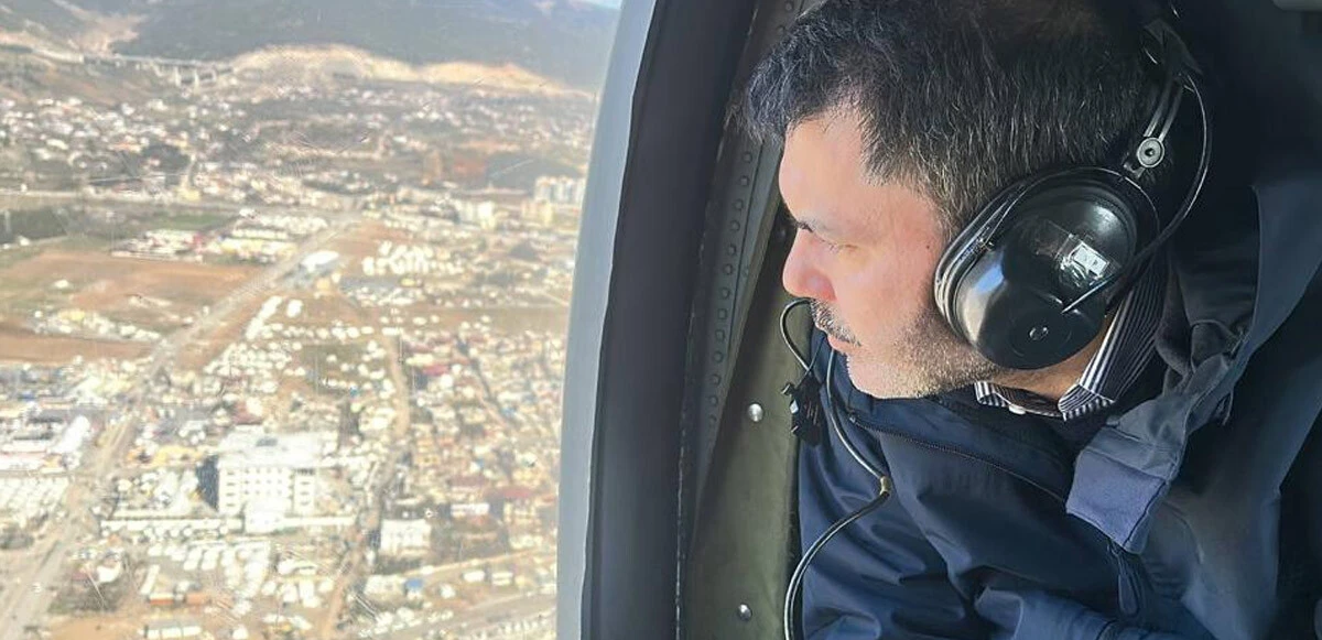 Gaziantep'e ziyaret: Depremzede teyze Bakan Kurum'u alnından öptü