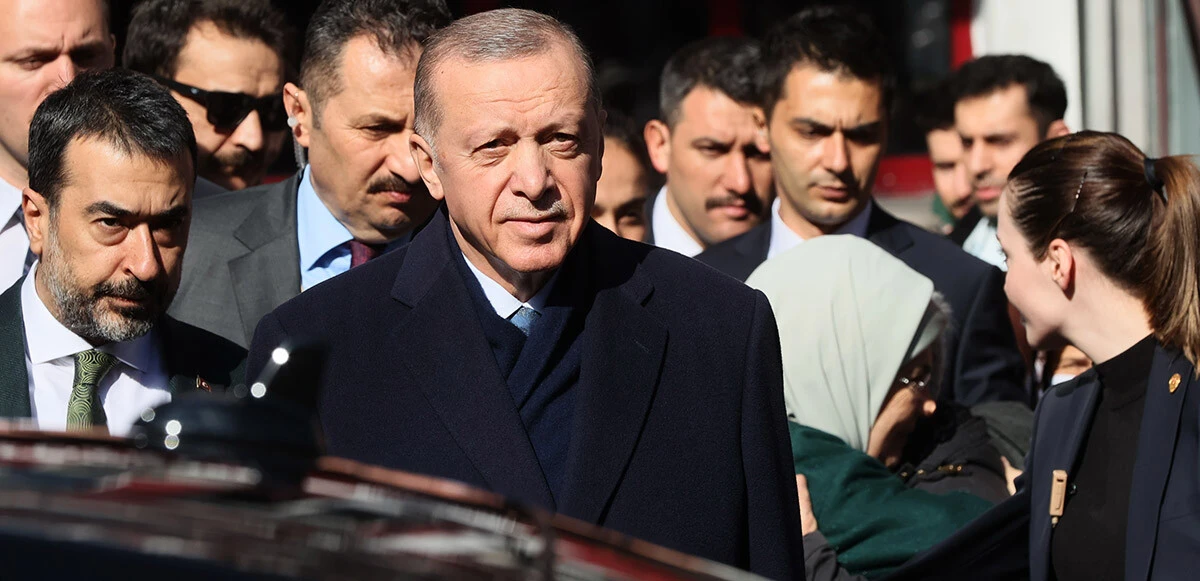 Cumhurbaşkanı Erdoğan'dan enkazdan 248. saatte kurtarılan Aleyna Ölmez'e ziyaret