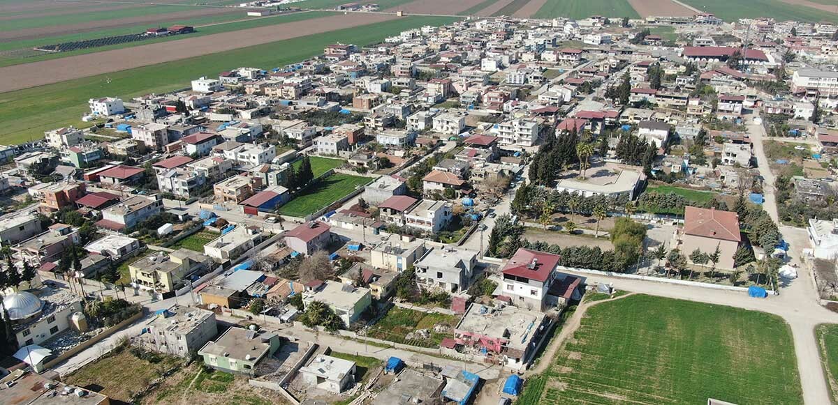 Hatay’ın en küçük ilçesi Kumlu’da büyük yıkım! Neredeyse sağlam bina kalmadı