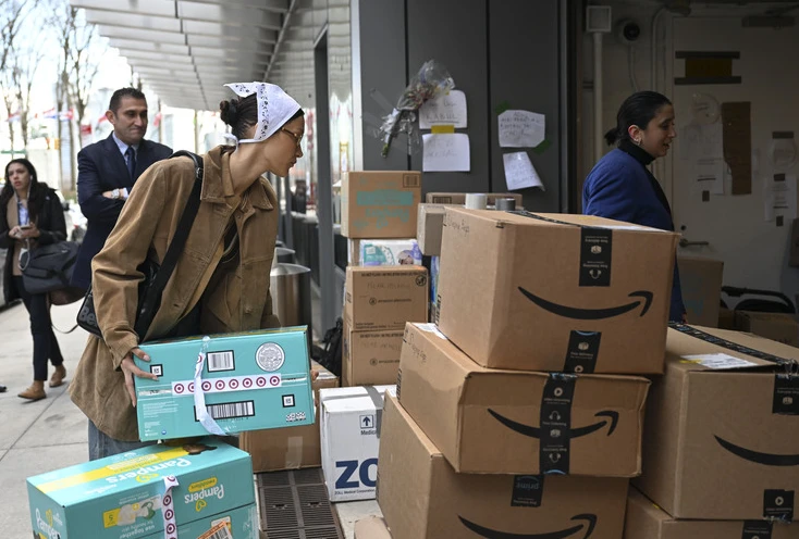 deprem Ünlü model Bella Hadid'ten <a href=