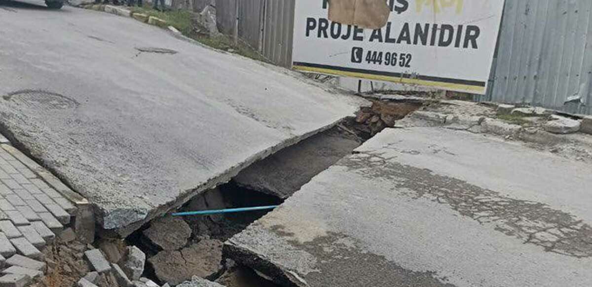 İstanbul Pendik’te yol çöktü, iki apartman boşaltıldı