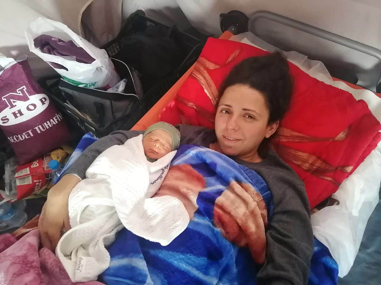 Depremin çocukları... İtalyanların kurduğu 'sahra hastanesinde' 7 bebek dünyaya geldi