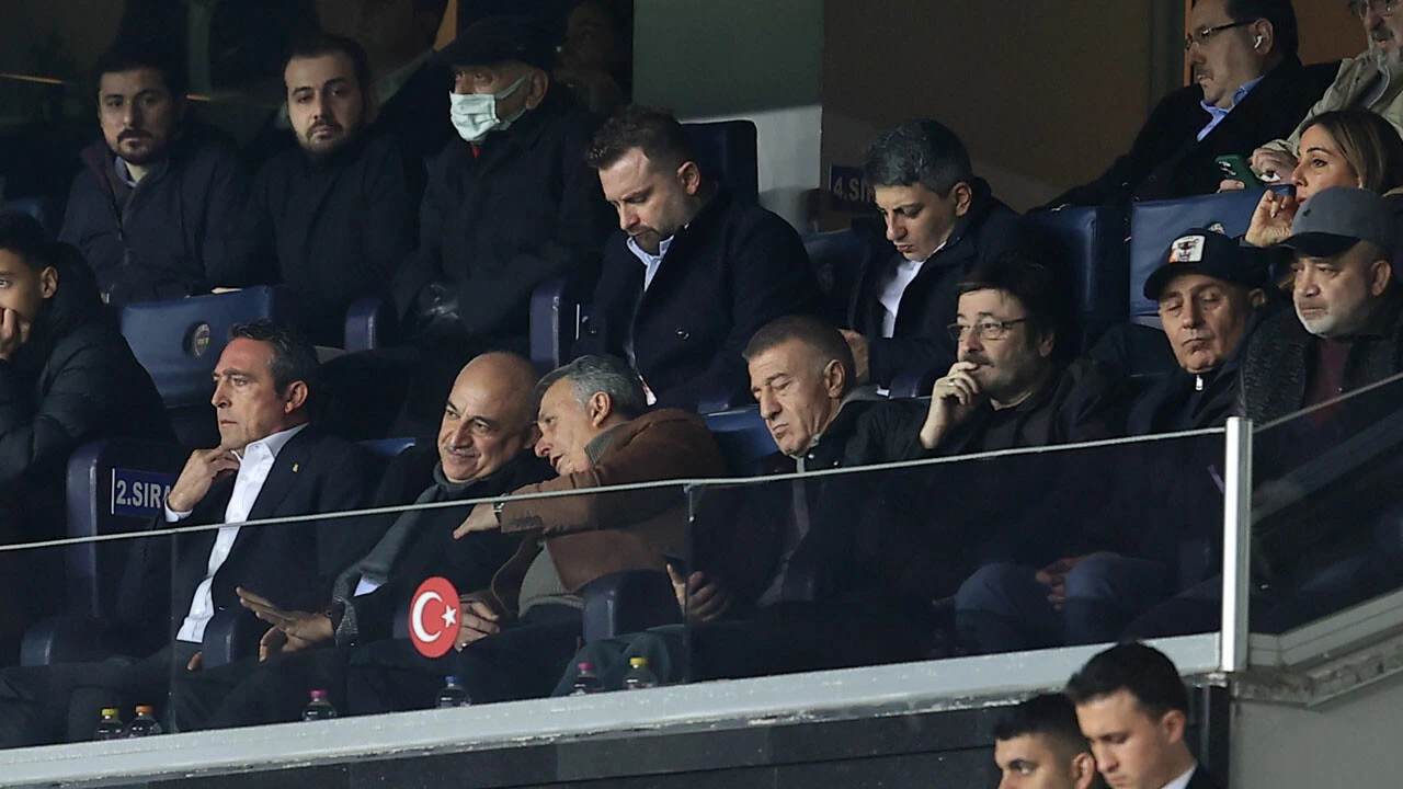 Futbol camiasından depremzedelere 'Omuz omuza' yardım kampanyası