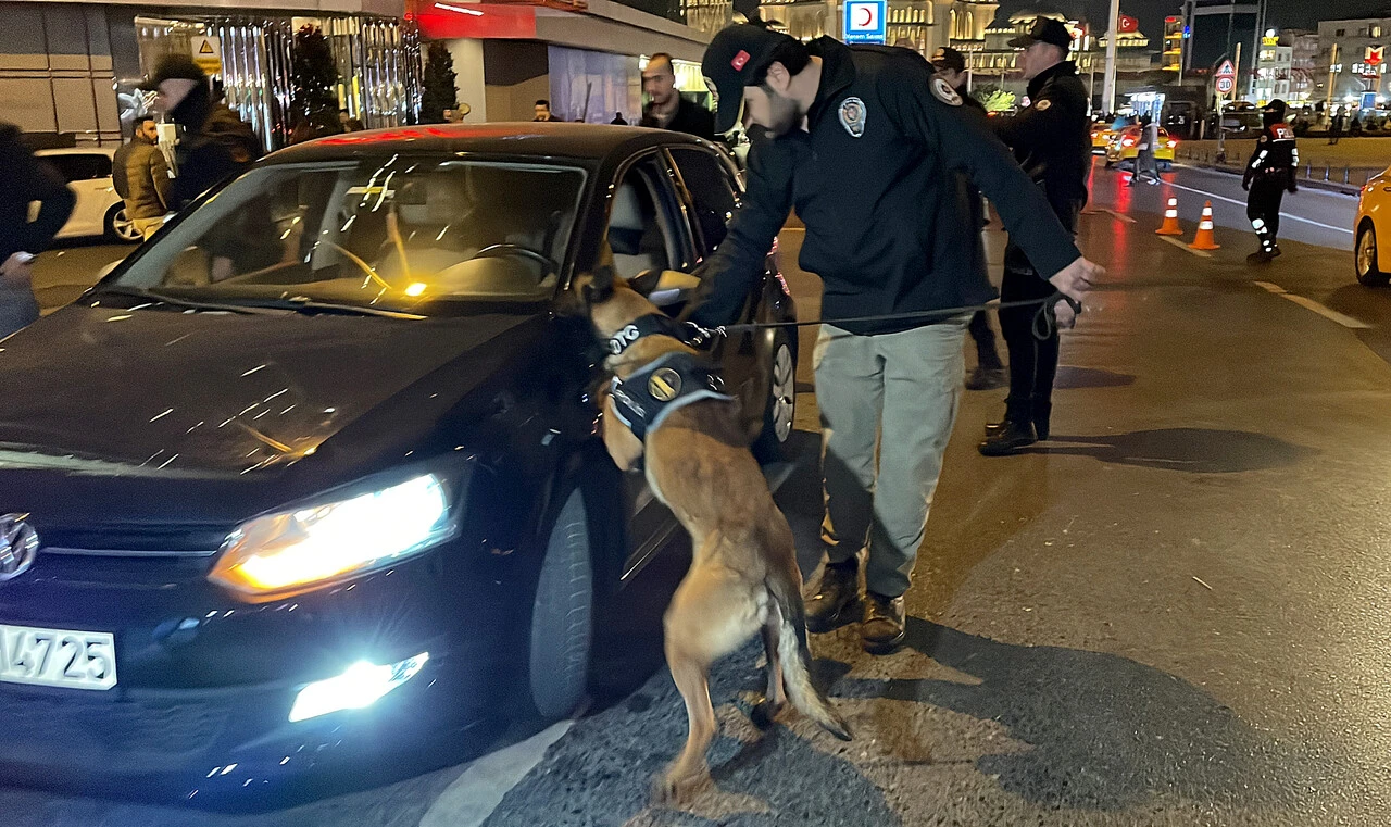 İstanbul'da 'Huzur' uygulaması: 4 saatte 402 kişi gözaltına alındı