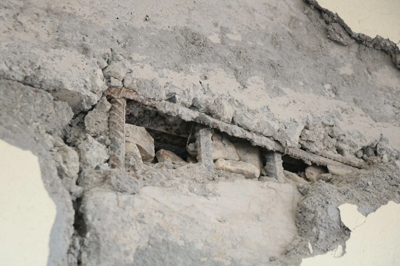 Korkunç iddia: Kolonlarına ekleme yapılan binaya 'az hasarlı' raporu verildi