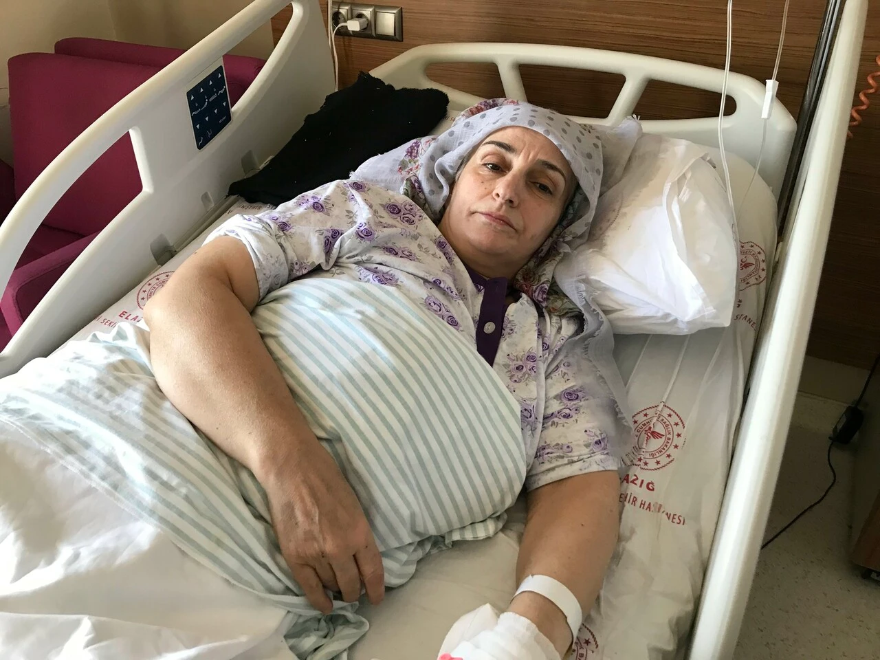 33 saat sonran enkazdan çıkartılan ve parmağı kesilen kadın yaşadıklarını anlattı: Yeniden doğmuş gibiyim