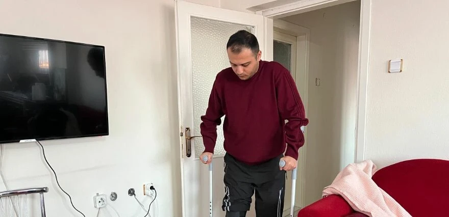 Geçirdiği trafik kazasının ardından hayatı karardı: “3 bin liralık rapor parasıyla geçiniyorum”