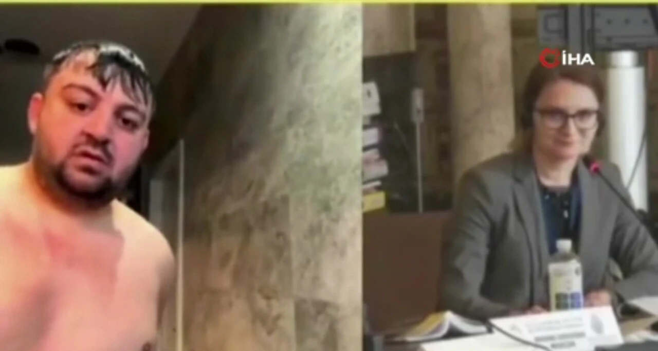 Roman milletvekili duştan toplantıya katıldı! Kamera açılınca kahkahalar yükseldi