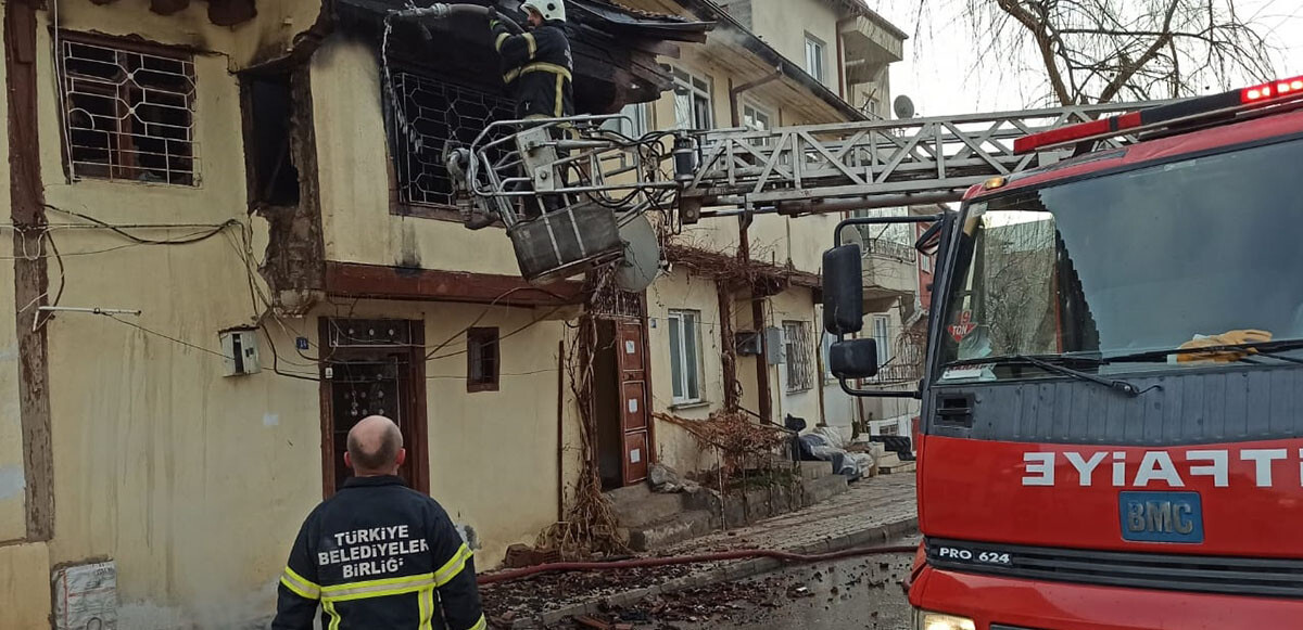 Tokat&#039;ta yangın faciası: Üç ölü bir yaralı