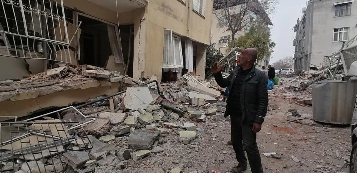 Bir mahalle yerle bir oldu, gözyaşlarını tutamadı: Bir gün dönecekler