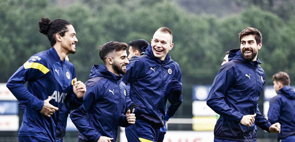 Fenerbahçe’nin yıldız futbolcusuna teklif! Sarı lacivertliler kapıları kapattı