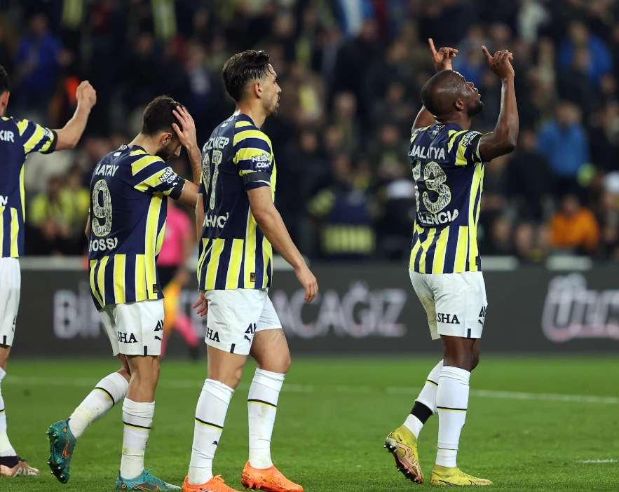 Valencia rekor için oynayacak! Ekvadorlu futbolcu efsane isimleri geride bıraktı