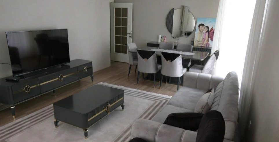 Deprem felaketinde yürekleri yakan görüntüsüyle hafızalara kazınan Mesut Hançer yeni evine kavuştu 