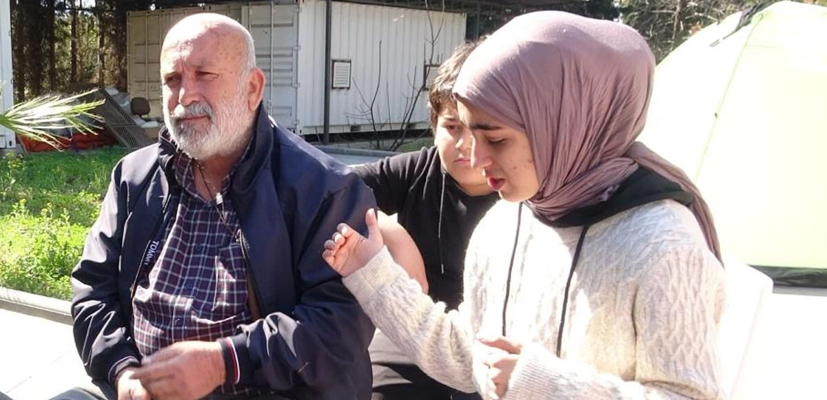 Depremden geriye inanılmaz hikayeler kaldı: Perde ve çarşafla hayata tutunuş