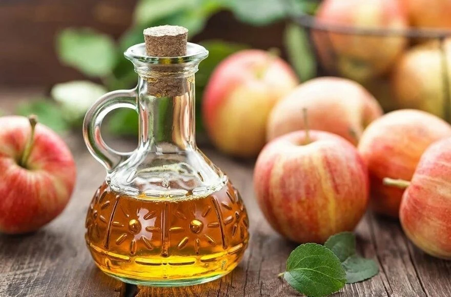 Bu karışım ayna gibi yapıyor: Misafir çatlatan 5 dakikada göz kamaştırıcı çaydanlık parlatma yöntemi!