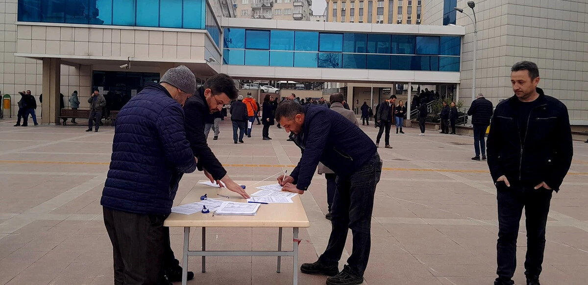 Bursa'da EYT’lilerin işlemlerini hızlandıran uygulama: SGK'nın önünde 10 dakikada işler bitti