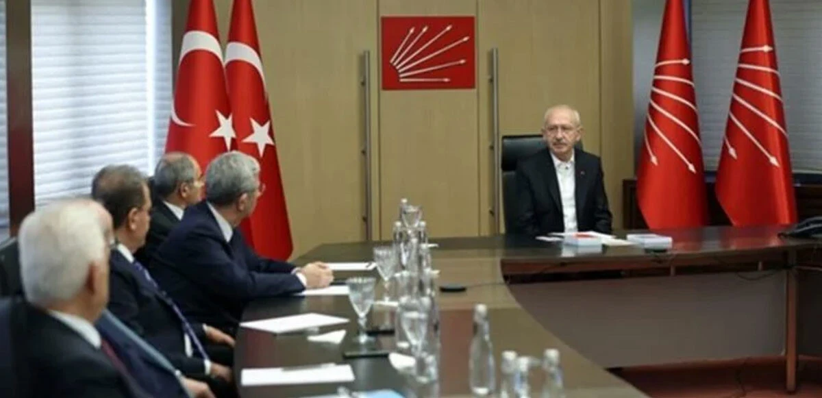 CHP lideri Kılıçdaroğlu, partisinin belediye başkanlarıyla görüştü