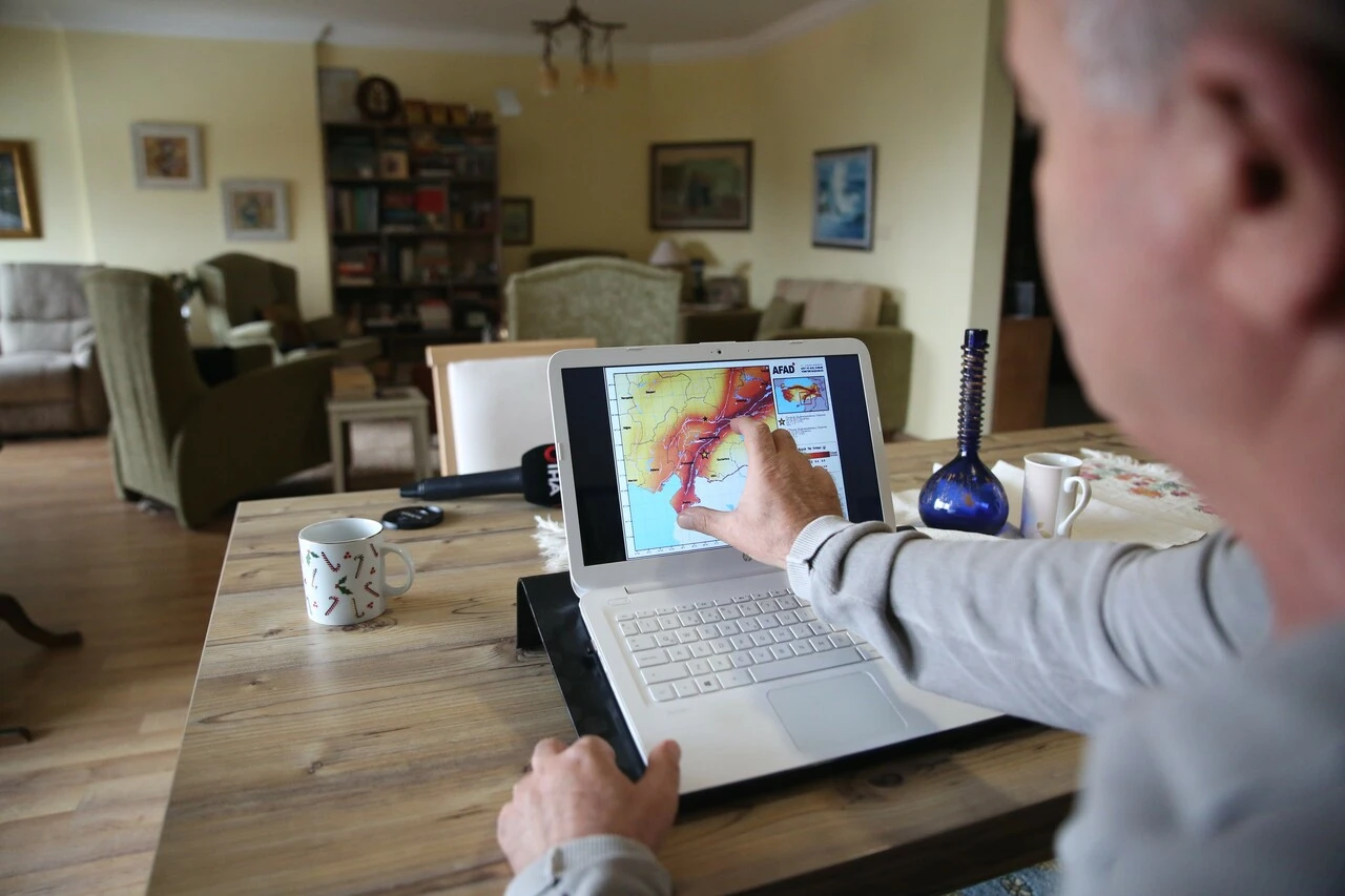 Uzman isimden 'artçı deprem' uyarısı: 2 yıla kadar uzayabilir