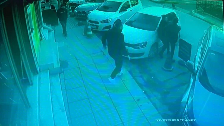 Kadına şiddete, esnaftan 'enseli tokatlı' müdahale: Gerekeni yaptığımızı düşünüyoruz