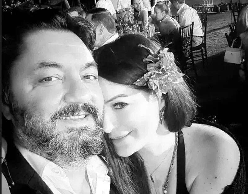 Oyuncu Deniz Çakır bilişim sektörünün önemli isimlerinden biriyle dünya evine giriyor!